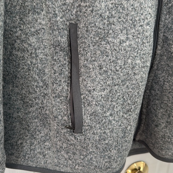 Patagonia XXL ZIP Up with Boston logo - Picture 3 of 6